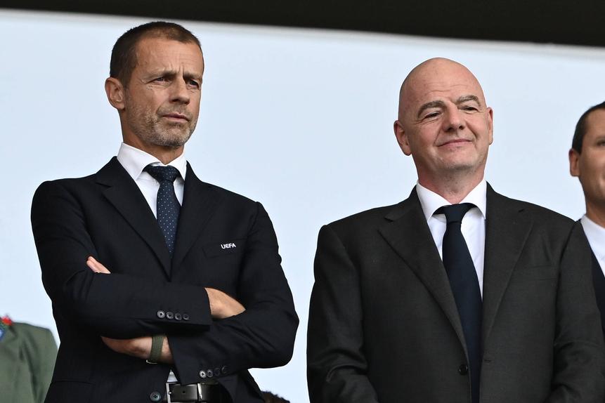 Aleksander Ceferin, presidente da UEFA, e Gianni Infantino, presidente da FIFA (IMAGO)