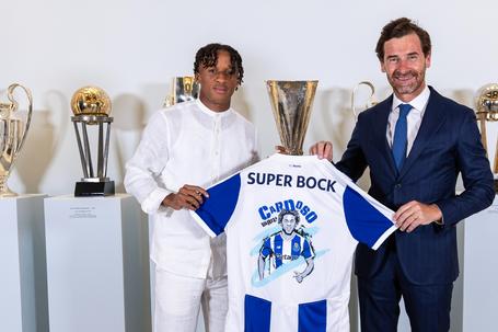Villas-Boas ao lado de Cardoso Varela - Foto: FC Porto