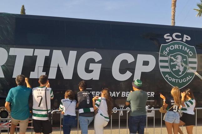 Sporting recebido com muitos aplausos antes de defrontar o Estrasburgo