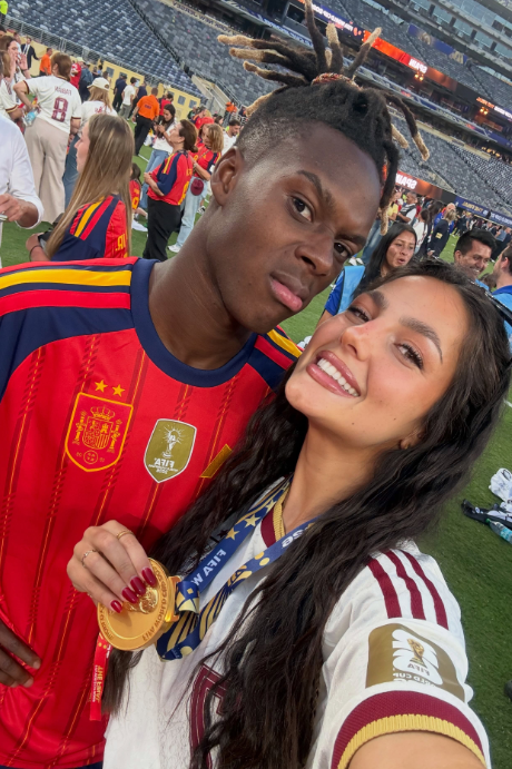 Nico Williams e a namorada - Foto: Ainhi Garcia/Instagram