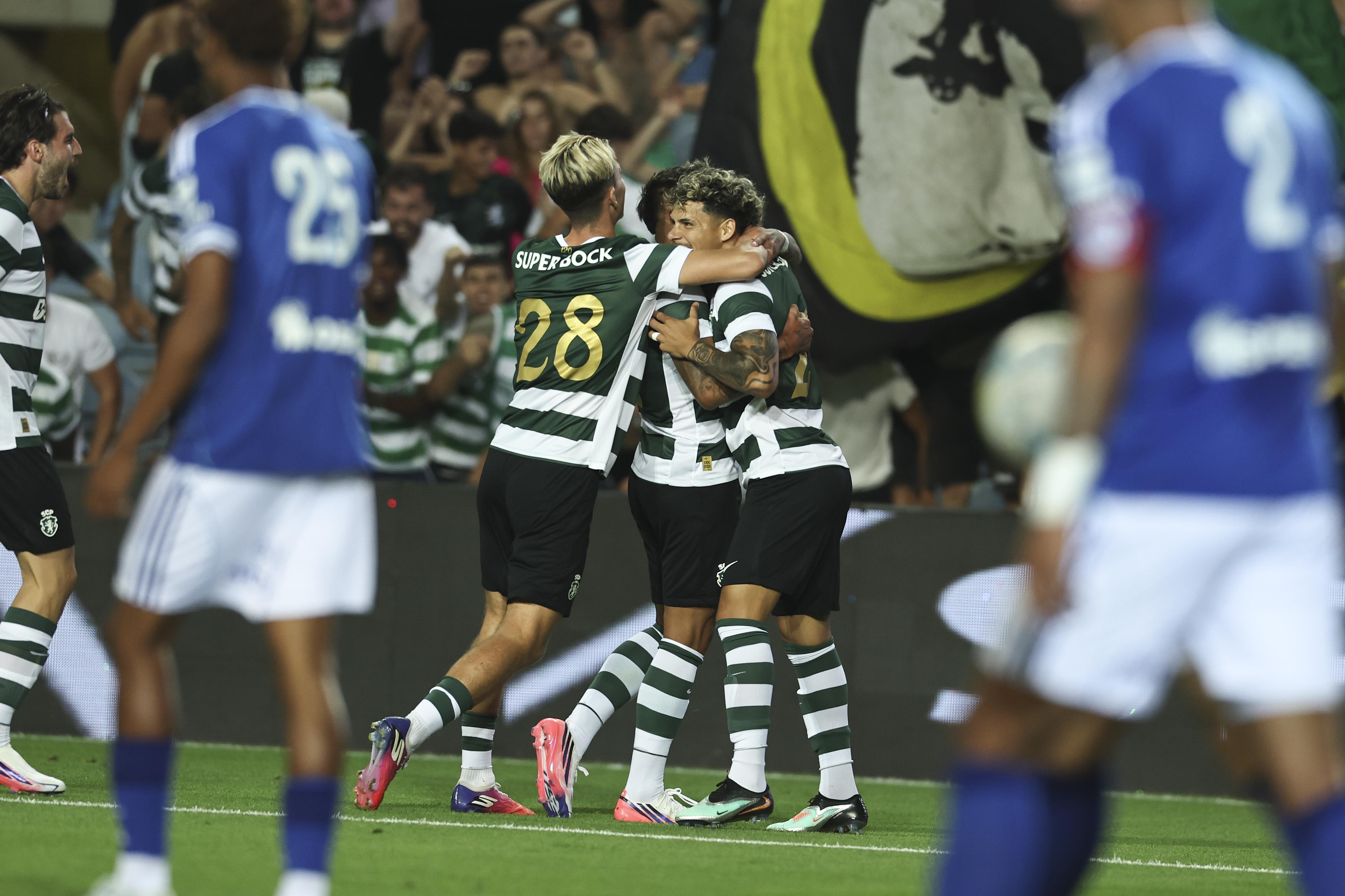 Maxi Araújo marcou o 5-0 - Foto: RICARDO NASCIMENTO/LUSA