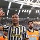 Flamengo avança por Alex Sandro enquanto está em Portugal