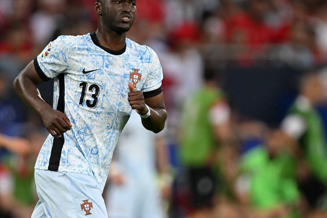 Milhões da Arábia Saudita tentam Danilo