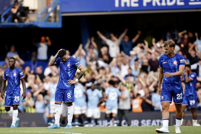 Chelsea, o carrossel de jogadores com quase 200 anos de contrato