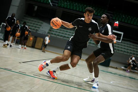 Sporting arranca pré-temporada com plantel renovado