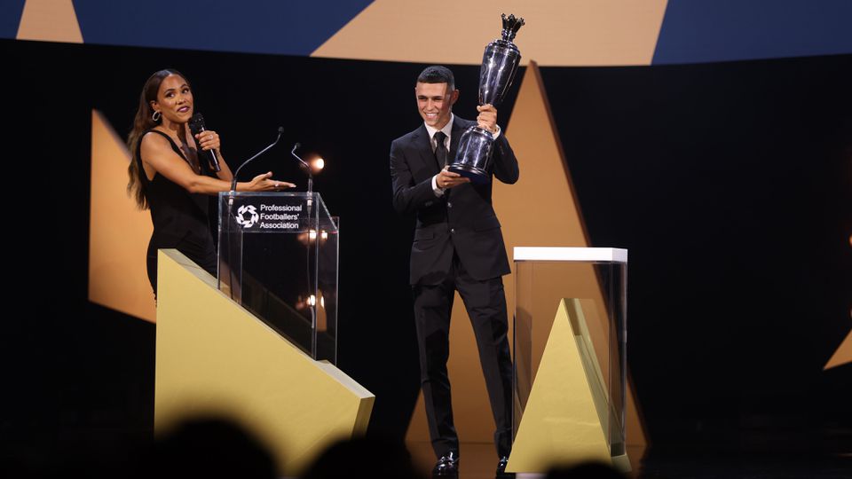 Phil Foden foi o melhor da Premier League, Cole Palmer ganha prémio de melhor jovem