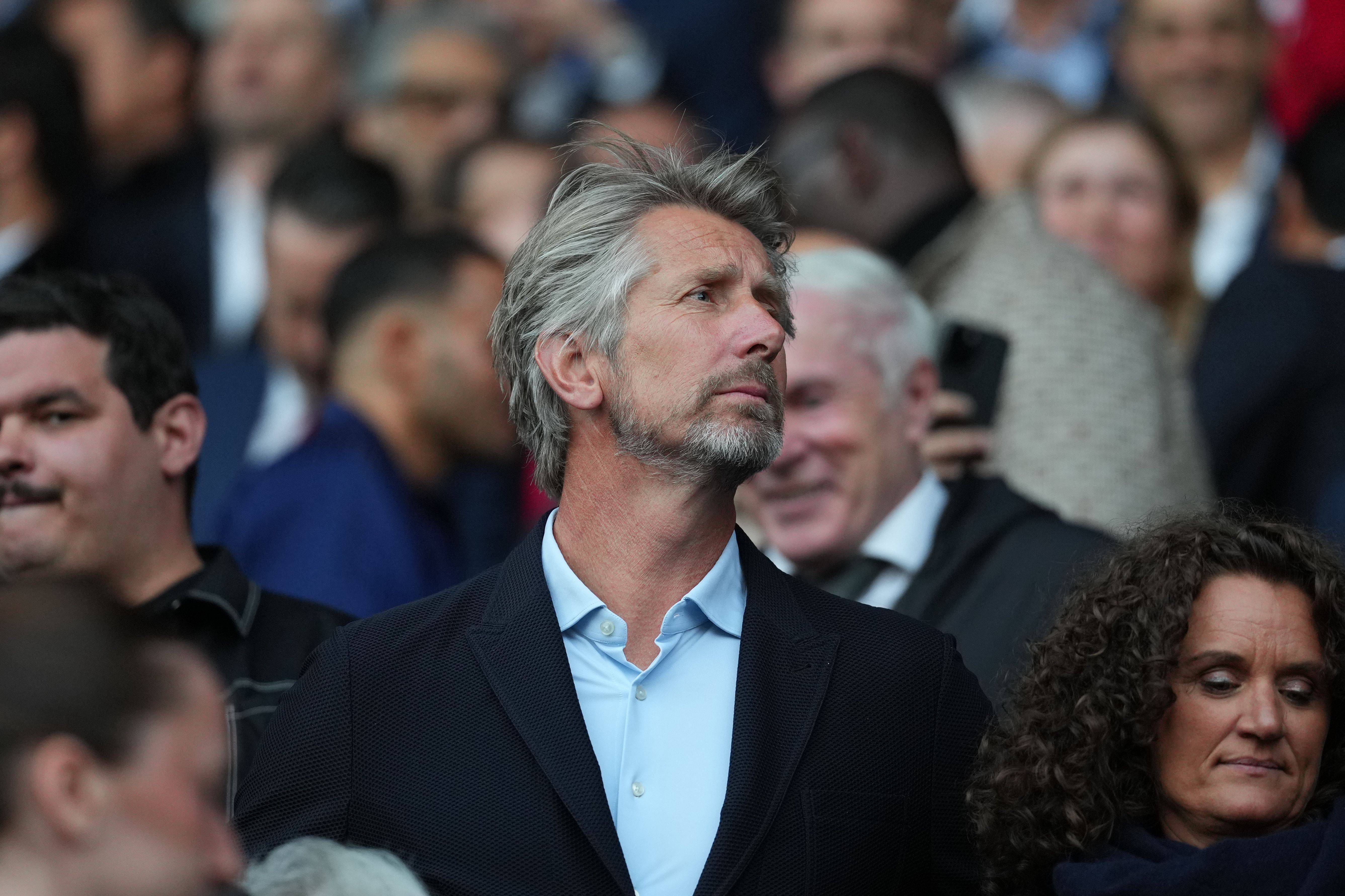 Van der Sar tem agora 54 anos. Chegou a voltar ao Ajax como diretor, mas saiu em 2023 (foto: IMAGO)