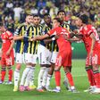 Canto a favor do Fenerbahçe ao Benfica