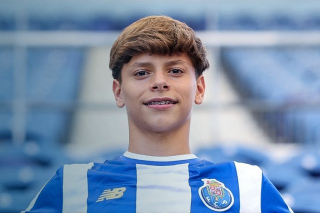 FC Porto segura goleador de 14 anos