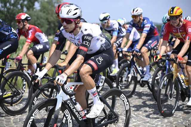 Rui Oliveira brilha na abertura do Renewi Tour e é segundo da geral