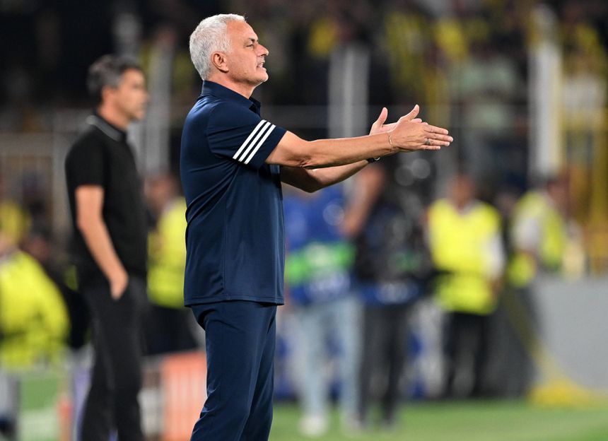 José Mourinho, treinador do Fenerbahçe