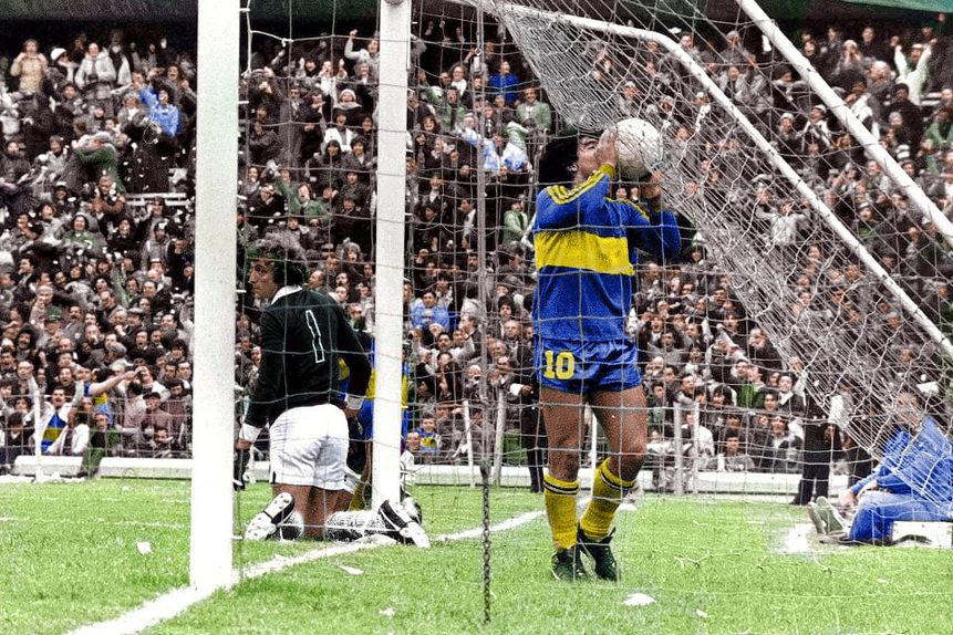 Diego Maradona ao serviço do Boca Juniors, em 1981