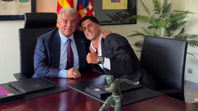 Cancelo assina em definitivo pelo Barcelona