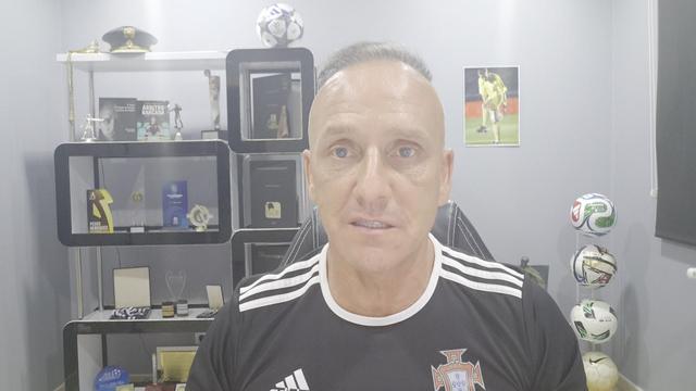 Penálti por assinalar? Pedro Henriques analisa lance polémico no Benfica-Aarhus