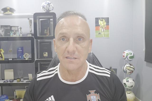 Penálti por assinalar? Pedro Henriques analisa lance polémico no Benfica-Aarhus