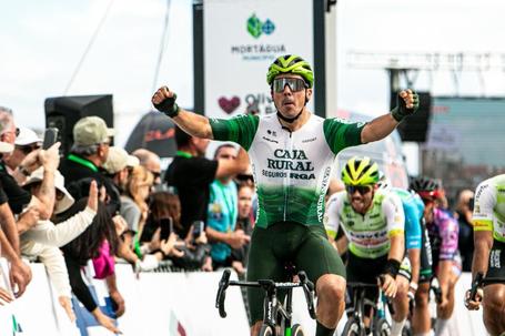 Iúri Leitão está há quatro anos com a equipa espanhola e renovou por mais dois. Foto Caja Rural