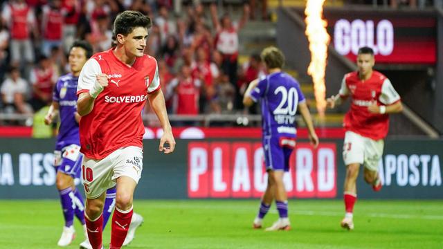 Pau Víctor apontou, de penálti (25'), o golo que vai dando vantagem ao SC Braga diante do Áustria Viena — Foto: Hugo Delgado/LUSA
