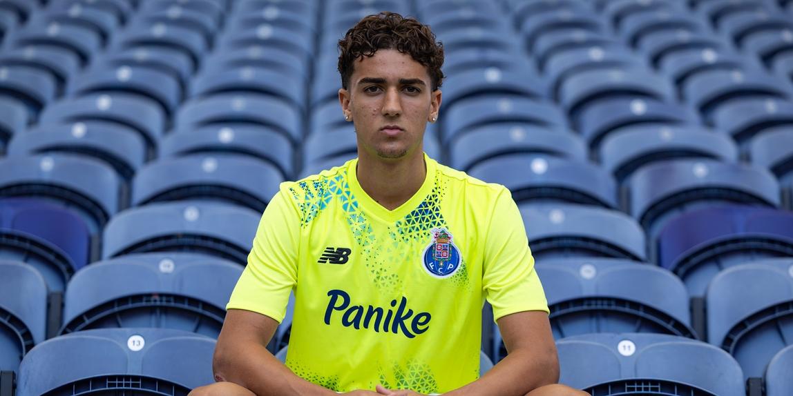 Francisco Mendes, guarda-redes da formação portista - Foto: FC PORTO