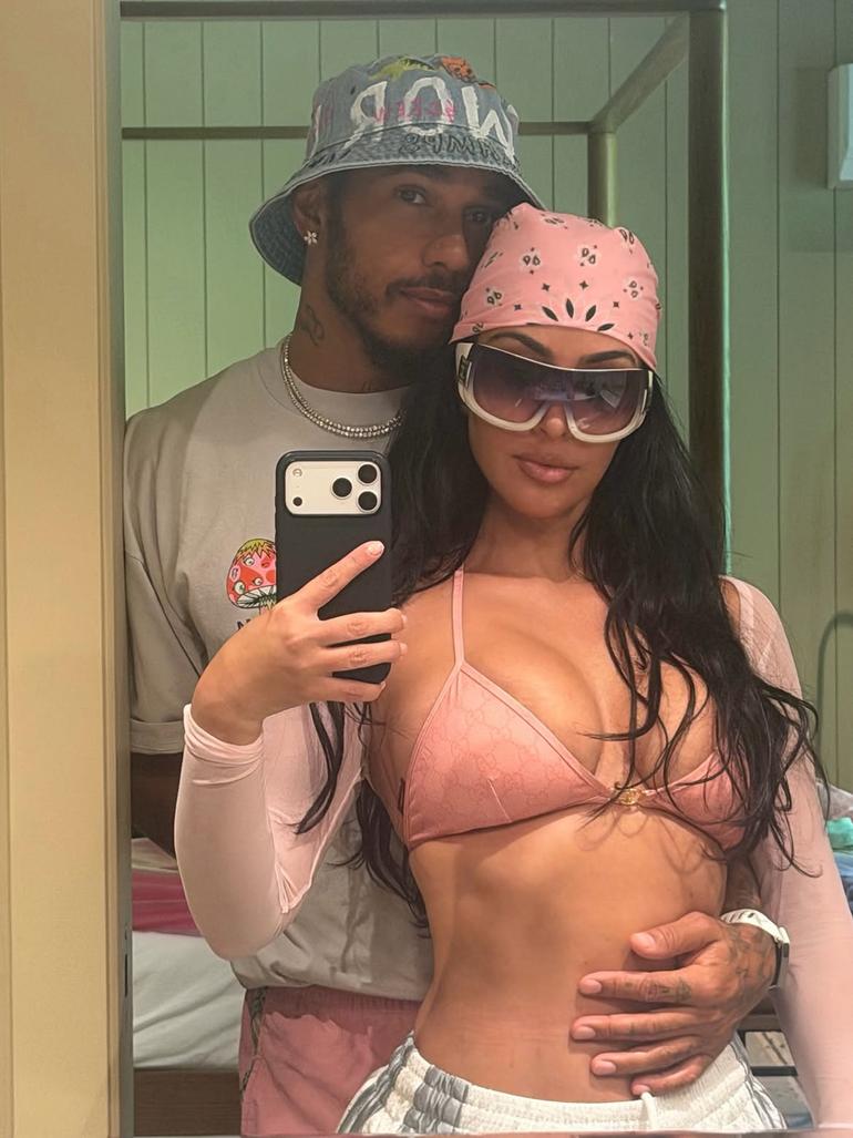 Kim Kardashian e Lewis Hamilton de férias no Hawai