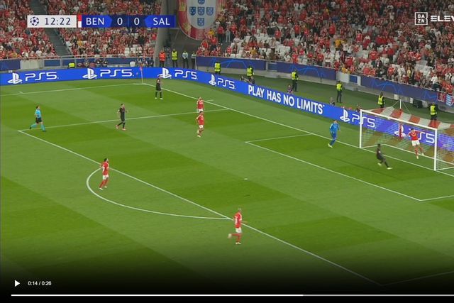 António Silva expulso, novo penálti na Luz e Salzburgo na frente (vídeo)