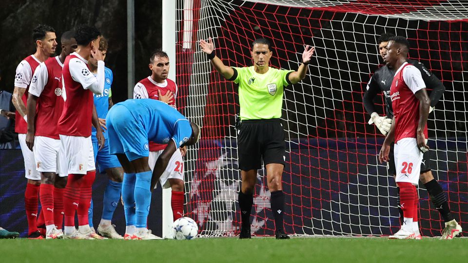 A análise de Duarte Gomes à arbitragem do SC Braga-Nápoles