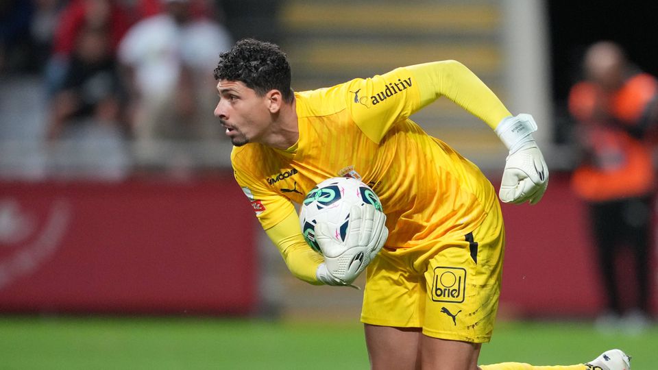 Matheus teve proposta do United e até falou com Ten Hag, mas «são coisas para contar aos filhos»