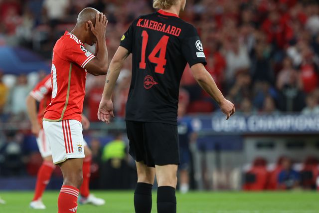 Erros meus, má fortuna  e um treinador congelado: a crónica do Benfica-Salzburgo