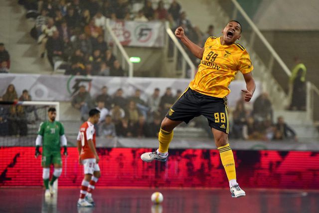 Jogador do Benfica em estreia na seleção brasileira