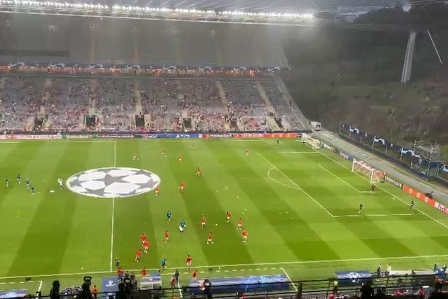 SC Braga-Nápoles: «arsenalistas» entram para aquecimento