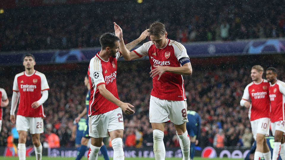 Liga dos Campeões: Arsenal goleia PSV, Sevilha e Lens empatam