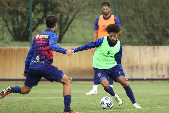 Chaves: João Correia reintegrado e com a mira apontada ao Estrela da Amadora