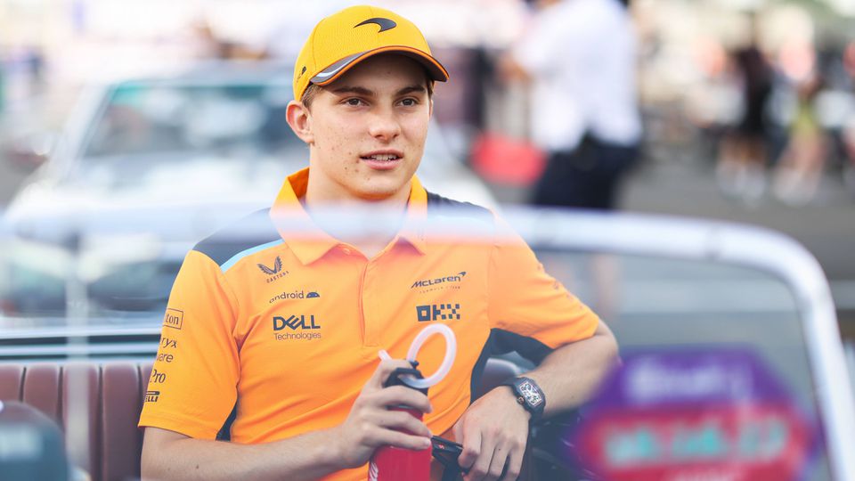 Oscar Piastri renova com a McLaren