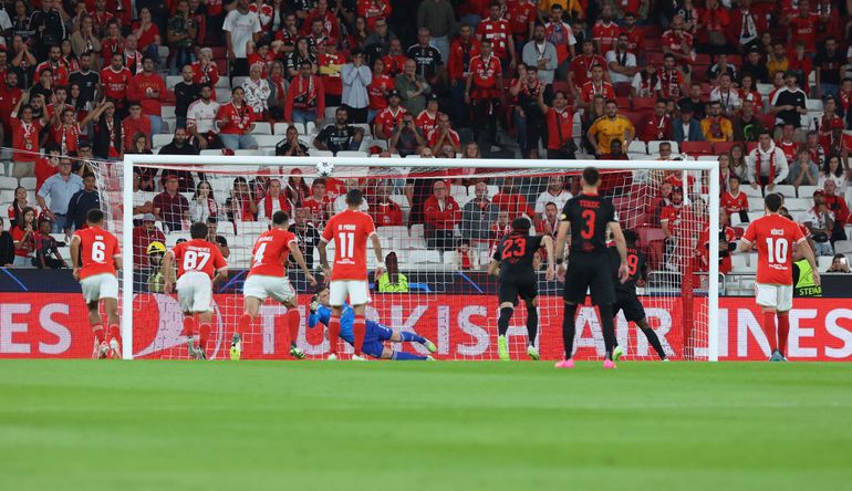 FOI SÓ NA BOLA'! VITÓRIA DO BENFICA DIANTE DO SALZBURGO NA LIGA DOS  CAMPEÕES FOI 'LIMPINHA': BOA GESTÃO DOS LANCES