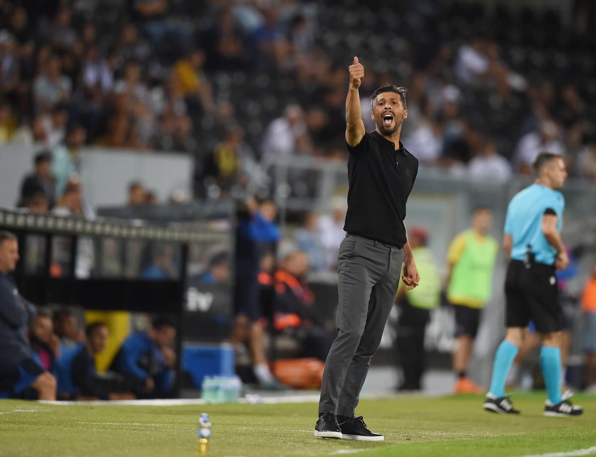 Moreno homenajeado en su regreso a Guimarães