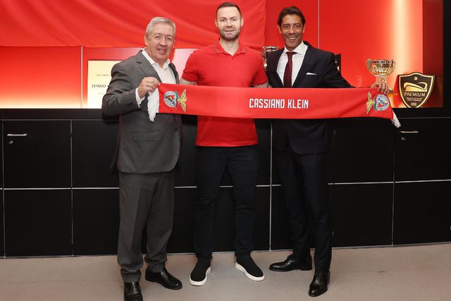 Cassiano Klein apresentado como novo treinador do Benfica