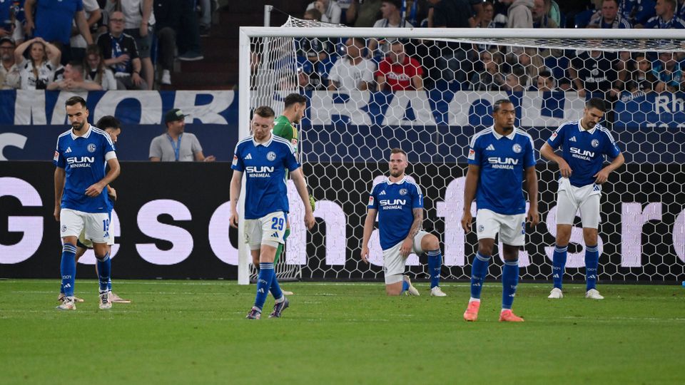 Schalke 04 sofre reviravolta épica em casa após estar a vencer por… 3-0