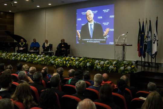 Presidente da FIFA convidado surpresa em ‘honoris causa’ de Carlos Queiroz