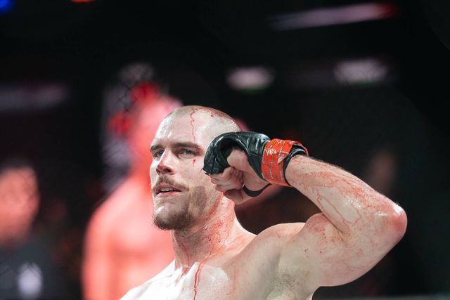 Lutador replica «The Walking Dead» em gala de combate em França