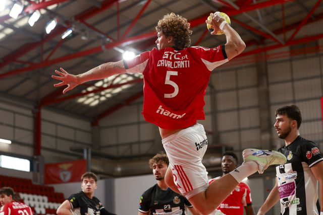 Benfica de regresso às vitórias: em casa se lambem as feridas