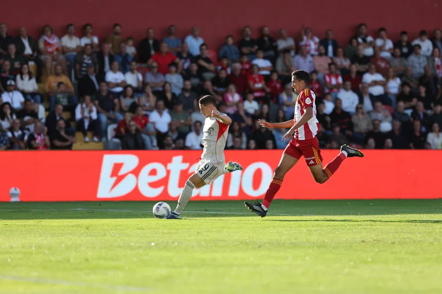 Benfica: regresso de Mourinho... e golo fantasma!