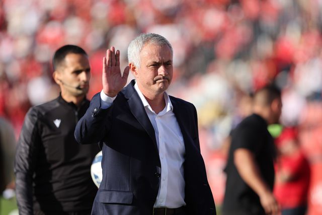 Vitória expressiva do Benfica na estreia de Mourinho
