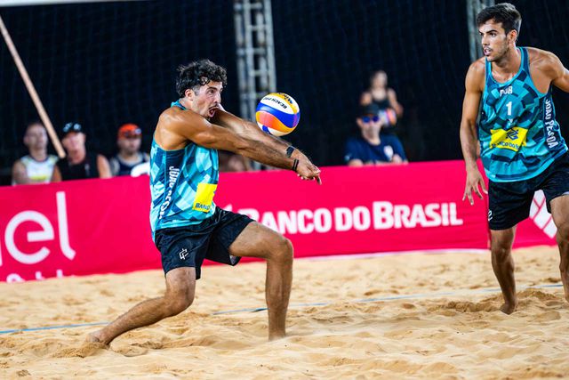 Pedrosa e Campos em 5.º no Brasil