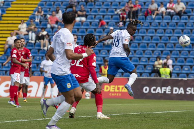 Golo do Santa Clara no último suspiro vale três pontos frente ao Alverca