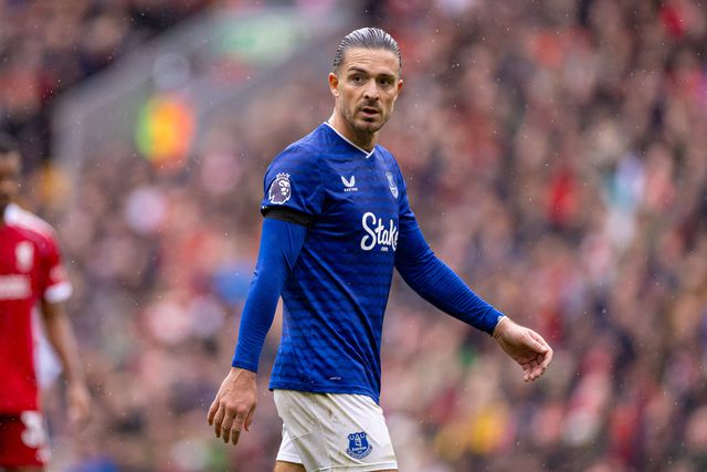 Grealish furioso com a arbitragem depois do dérbi com o Liverpool: «Nunca vi isto na vida»