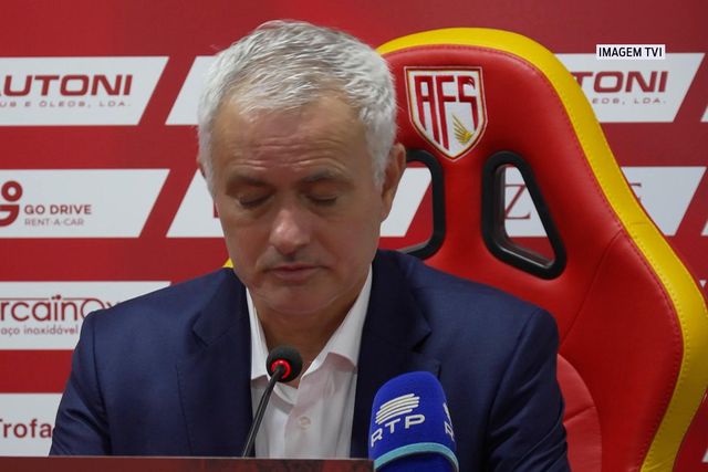 Mourinho: «Não vim para o Benfica para chatear o FC Porto»