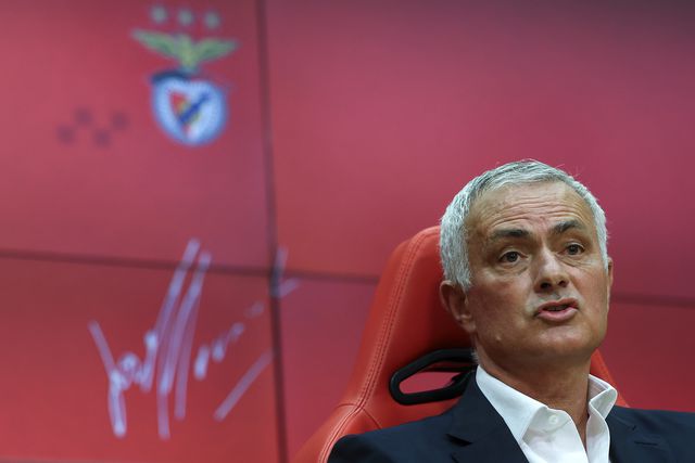 José Mourinho sucedeu a Bruno Lage no comando técnico do Benfica