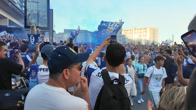 O Dragão está pronto! Receção apoteótica ao FC Porto antes do clássico