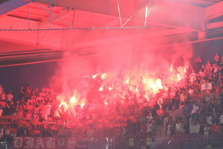 Adeptos benfiquistas no Dragão para o FC Porto-Benfica - Foto: Kapta + / Catarina Morais e Rogério Ferreira