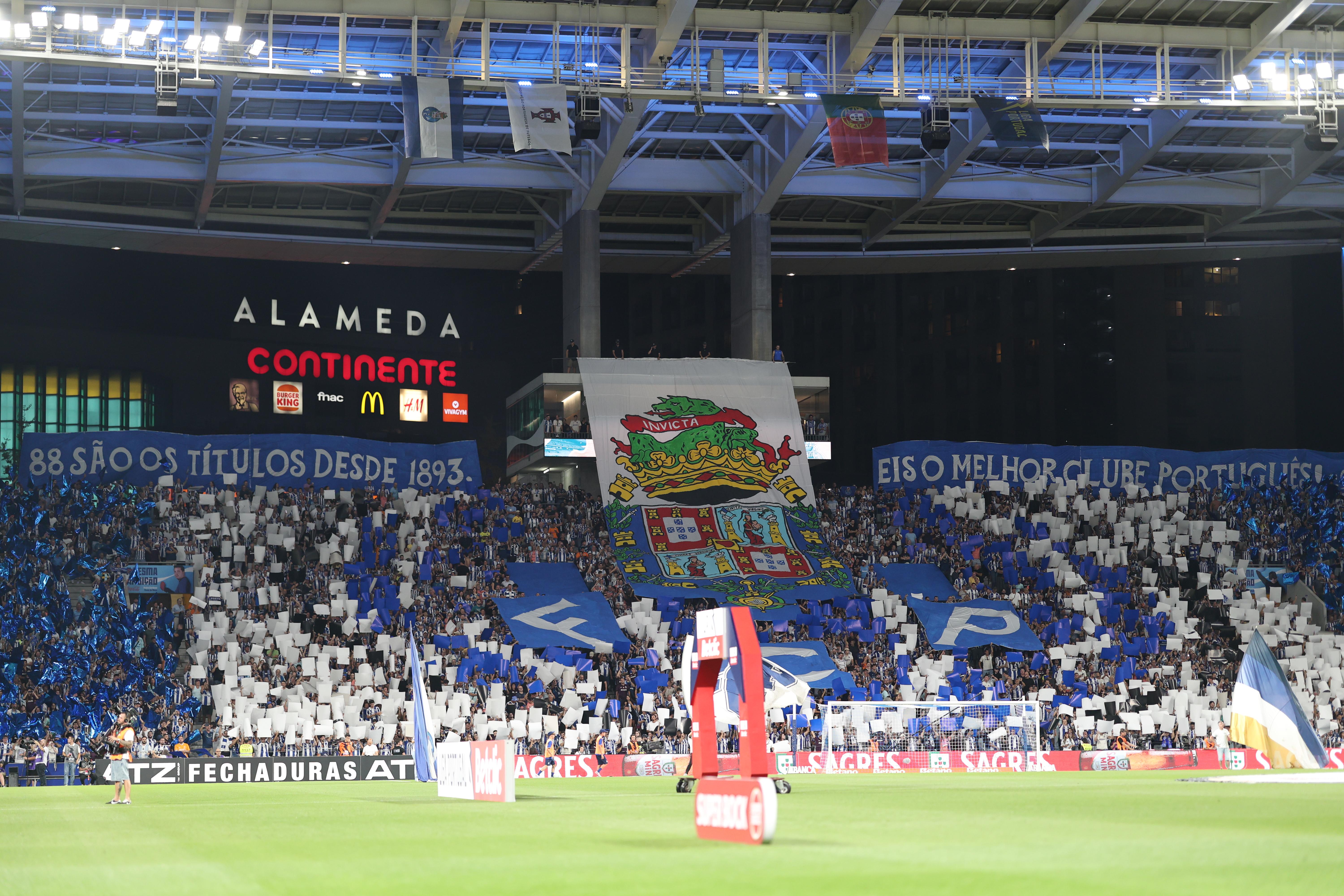 Coreografia no FC Porto-Benfica - Foto: Kapta + / Catarina Morais e Rogério Ferreira