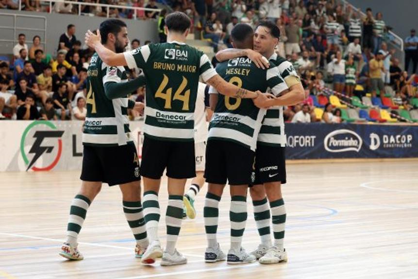 Rufino, Wesley (2), Felipe Valério (3), Rocha e Tiaguinho construíram o triunfo leonino no Minho. Foto: FPF